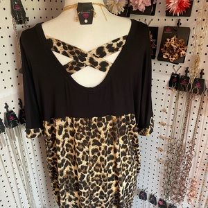 Black and leapord blouse with pockets